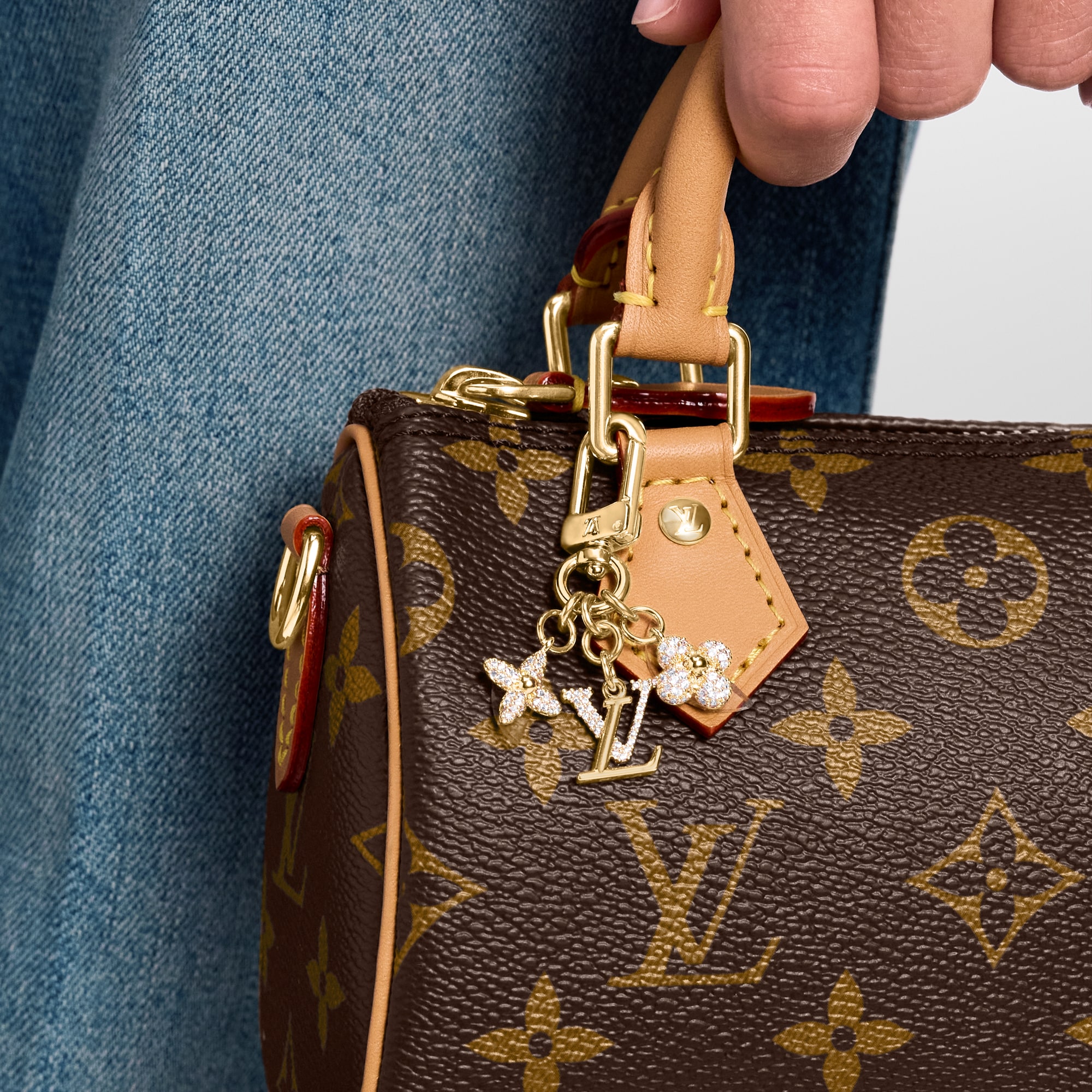 Chaveiro Micro Charms LV Iconic S00 - Acessórios | LOUIS VUITTON ®